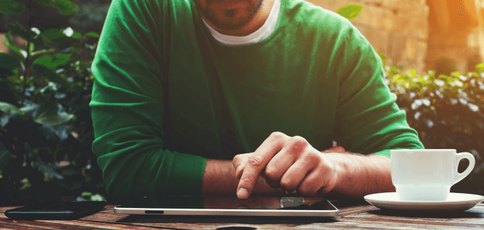 Fiverr Gives a Voice to Knowmail Videos