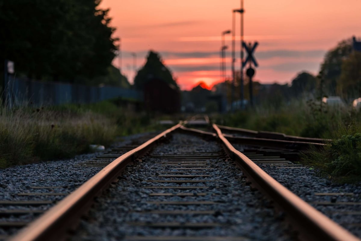 Improve your MLflow experiment, keeping track of historical metrics