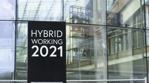 Hot Desks, Hybrids and Introverts: Managing Post-Pandemic Work