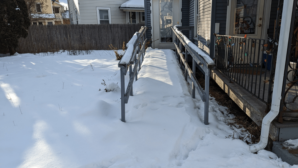 How to engage your community to ask for an offer help shoveling on Nextdoor