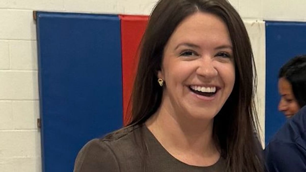 How Sarah Dully uses ChatGPT to keep high school lessons current